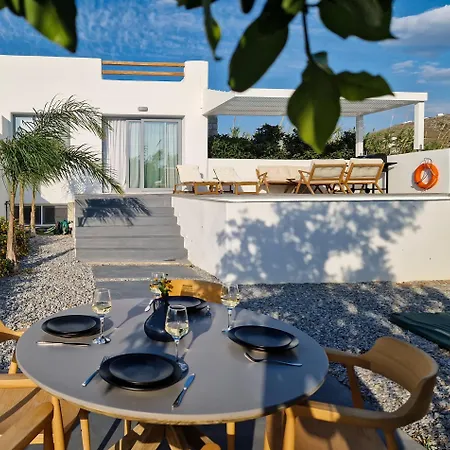 Zoe Cycladic House With Pool Ferienhaus Pláka