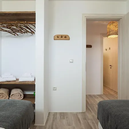 度假居 Zoe Cycladic House With Pool Pláka